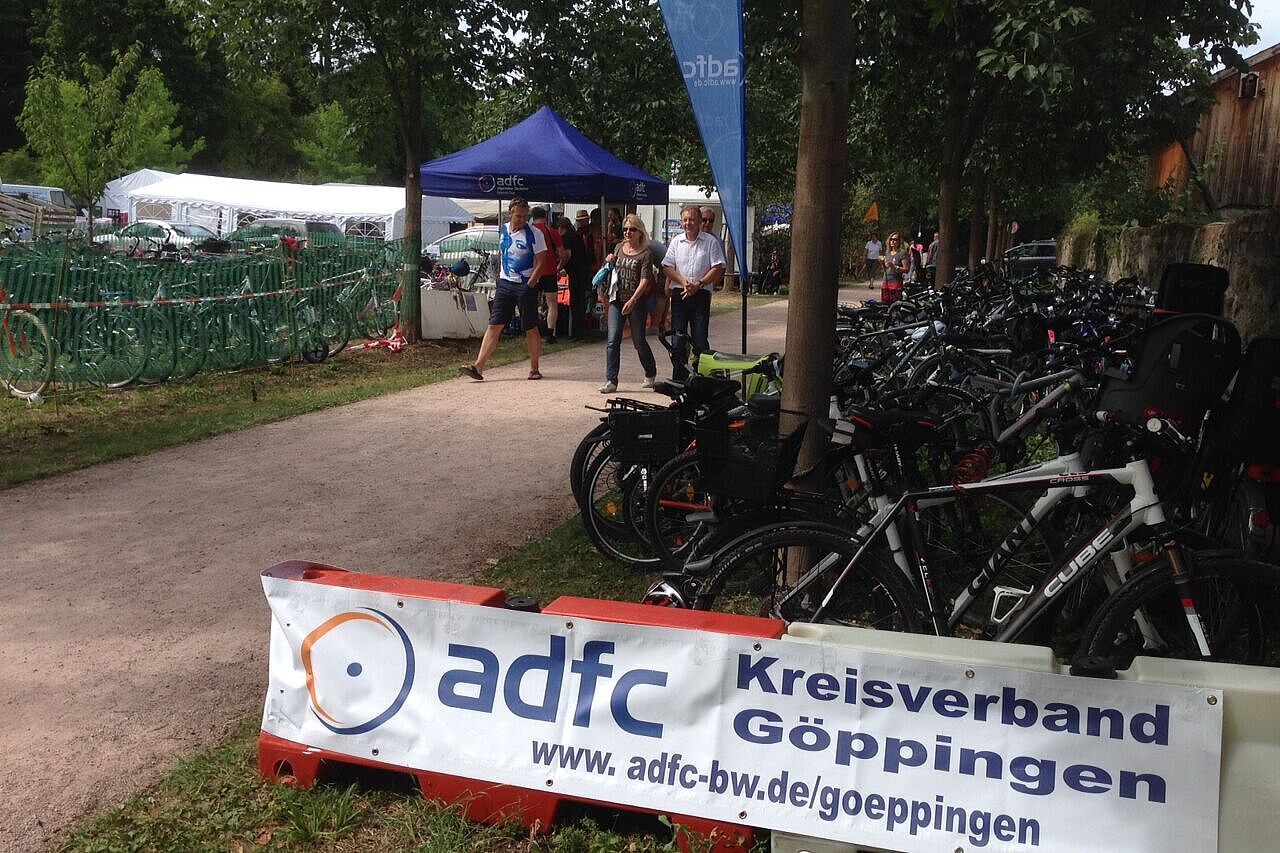 Unser erster Fahrradparkplatz im Jahr 2015